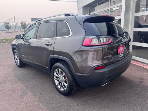 Used 2021 Jeep Cherokee Latitude Lux w/ Comfort/Convenience Group AWD/4WD image 3