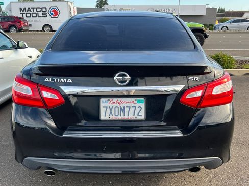 Used 2016 Nissan Altima 2.5 SR w/ LED Appearance Package FWD image 5