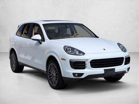 Used 2017 Porsche Cayenne AWD/4WD image 3