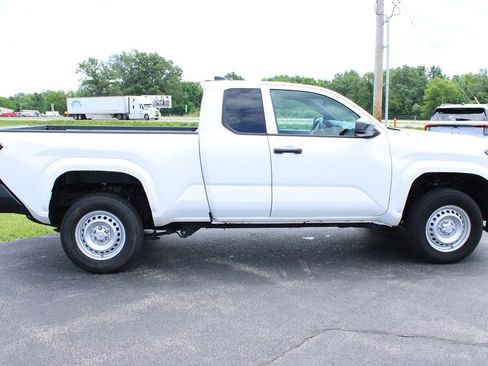 Used 2025 Toyota Tacoma SR RWD image 11