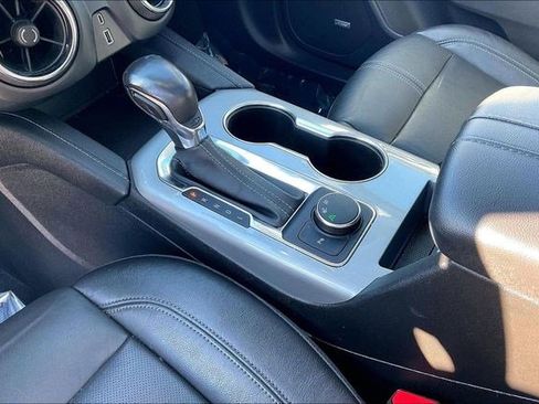 Used 2019 Chevrolet Blazer LT w/ Sun and Wheels Package image 17