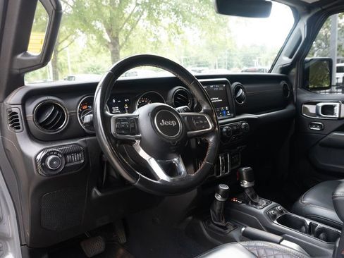Used 2022 Jeep Wrangler Unlimited Sahara AWD/4WD image 13