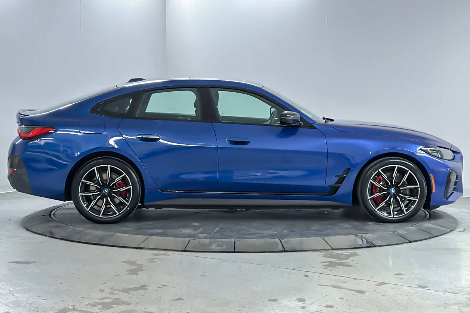 Used 2023 BMW i4 eDrive40 w/ M Sport Package RWD image 8