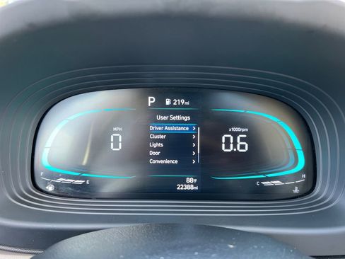 Certified 2025 Hyundai Venue SEL FWD image 21