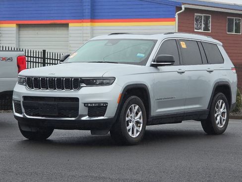 Used 2022 Jeep Grand Cherokee L Limited w/ Luxury Tech Group II image 7