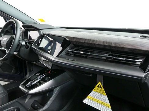 New 2026 Audi Q4 e-tron Premium image 24