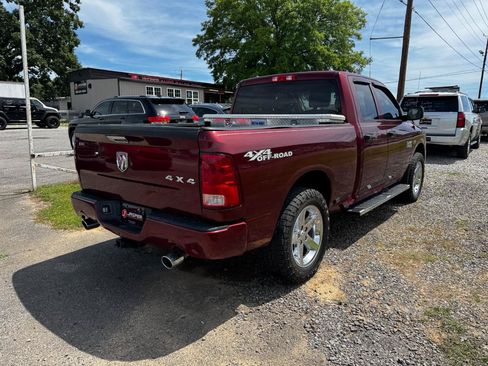 Used 2018 RAM 1500 Express w/ Express Value Package AWD/4WD image 3