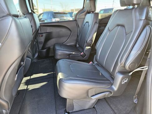 New 2026 Chrysler Voyager LX image 15