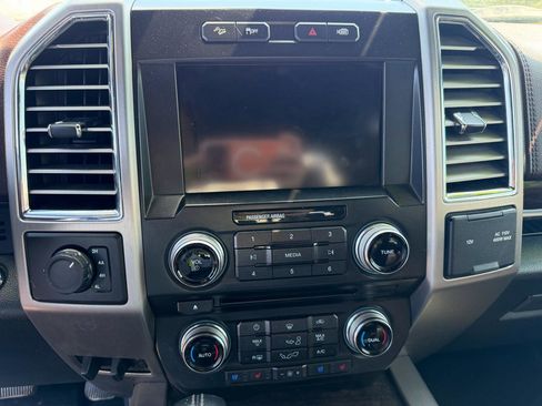 Used 2015 Ford F150 Platinum w/ Equipment Group 701A Luxury AWD/4WD image 15