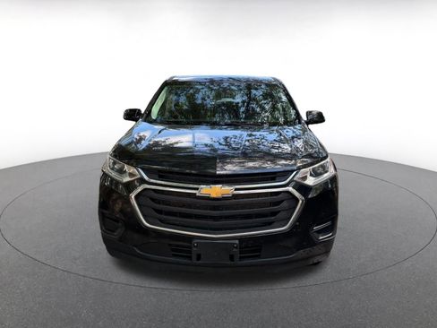 Used 2021 Chevrolet Traverse LS FWD image 2