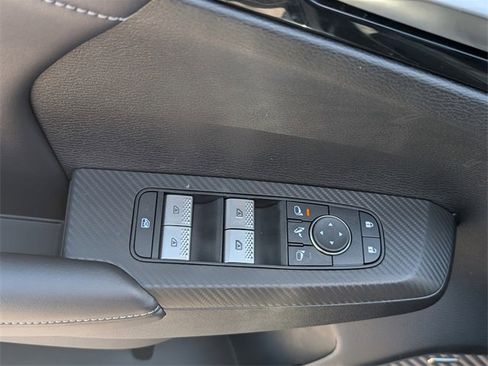 New 2025 Mitsubishi Outlander SE image 11