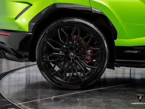 Used 2025 Lamborghini Urus SE image 23