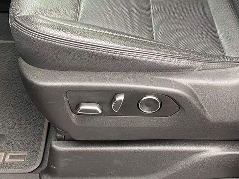 Used 2021 GMC Yukon XL Denali w/ Denali Ultimate Package image 17