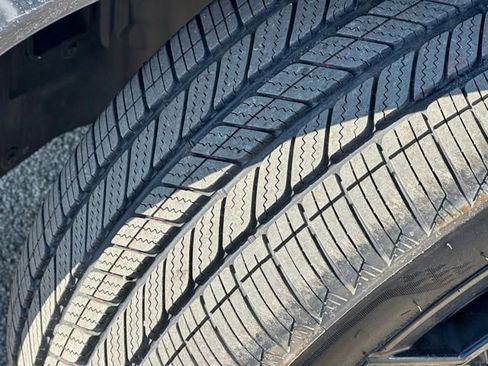 Certified 2025 BMW X1 xDrive28i w/ Technology Package image 11