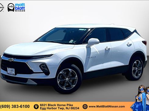 Used 2025 Chevrolet Blazer LT AWD/4WD image 1