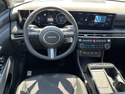 New 2025 Hyundai Tucson Limited image 24