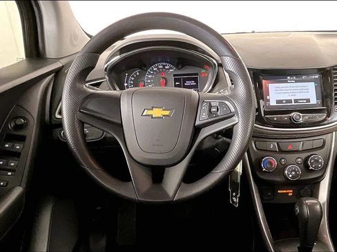 Used 2017 Chevrolet Trax LS FWD image 8