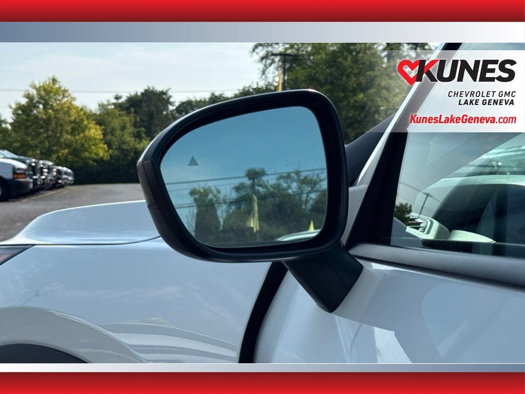 Used 2024 Nissan Rogue S FWD image 23