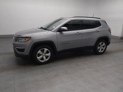 Used 2020 Jeep Compass Latitude FWD image 2