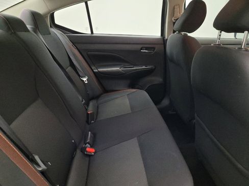 Used 2021 Nissan Versa SR w/ Convenience Package image 19