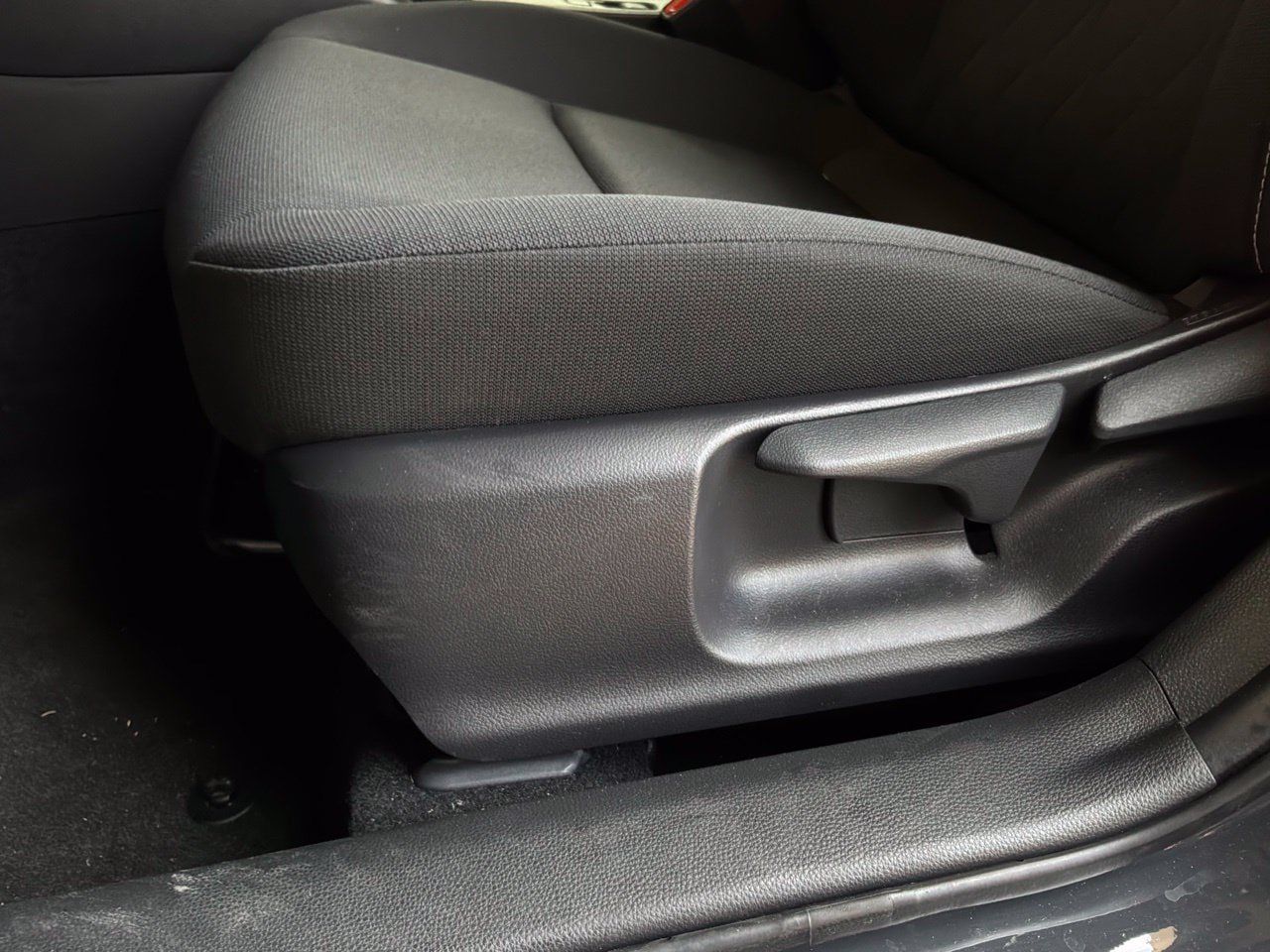 Used 2026 Toyota Corolla LE FWD image 12