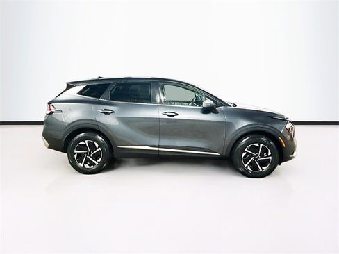 Used 2023 Kia Sportage LX image 8
