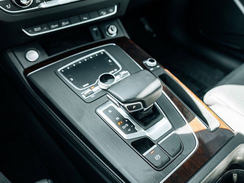 Used 2020 Audi Q5 2.0T Premium Plus w/ Premium Plus Package image 29