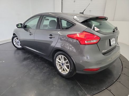 Used 2016 Ford Focus SE w/ Reverse Sensing Package FWD image 6