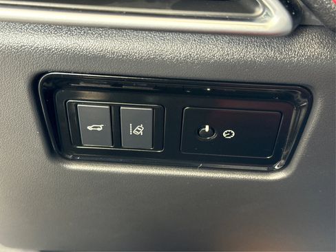 Used 2018 Jaguar F-PACE R-Sport image 18