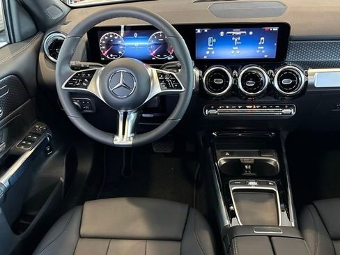 New 2026 Mercedes-Benz GLB 250 4MATIC image 16