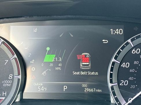 Used 2023 Toyota Highlander XLE image 17