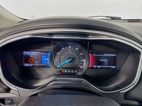 Used 2016 Ford Fusion SE FWD image 17