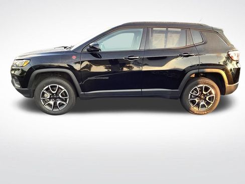 Used 2024 Jeep Compass Trailhawk AWD/4WD image 6