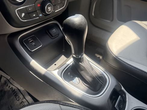 Used 2020 Jeep Compass Latitude FWD image 25
