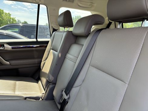 Used 2019 Lexus GX 460 Luxury image 34