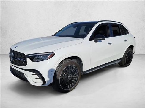 Used 2024 Mercedes-Benz GLC 300 image 1
