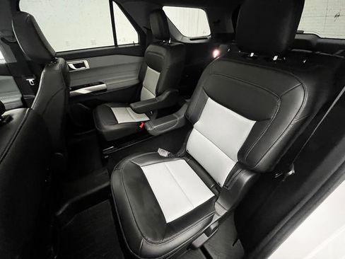 Used 2023 Ford Explorer XLT w/ Equipment Group 202A image 41