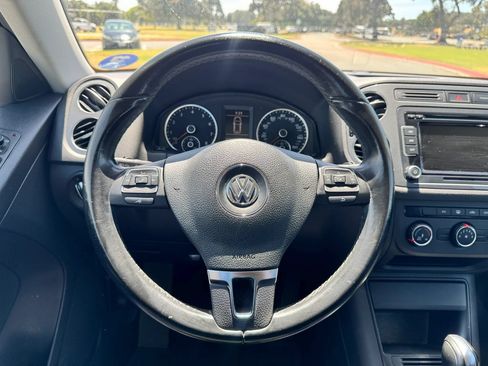Used 2015 Volkswagen Tiguan S FWD image 17