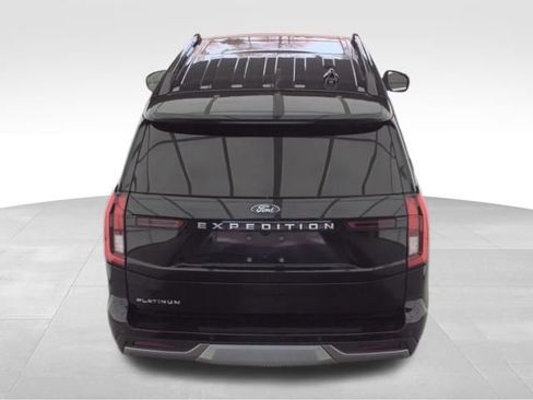 Used 2025 Ford Expedition Platinum AWD/4WD image 9
