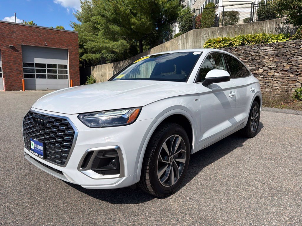 Used 2023 Audi Q5 2.0T Premium w/ Convenience Package AWD/4WD image 3