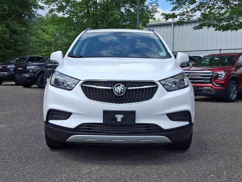 Used 2022 Buick Encore Preferred w/ Safety Package image 2
