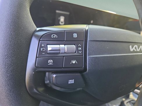 Used 2025 Kia K4 LXS FWD image 12