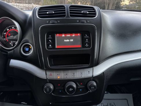 Used 2018 Dodge Journey SE w/ Connectivity Group image 17