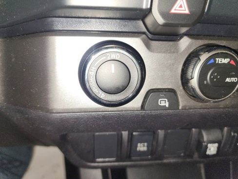 Used 2022 Toyota Tacoma SR image 14