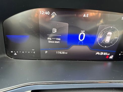 Certified 2023 Volkswagen Taos SE w/ Panoramic Sunroof Package image 22