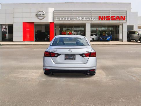 New 2025 Nissan Altima 2.5 SR w/ SR Premium Package image 4