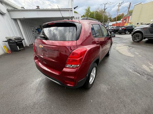 Used 2022 Chevrolet Trax LT w/ LT Convenience Package AWD/4WD image 5