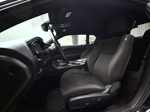Used 2016 Dodge Challenger R/T w/ Blacktop Package image 10