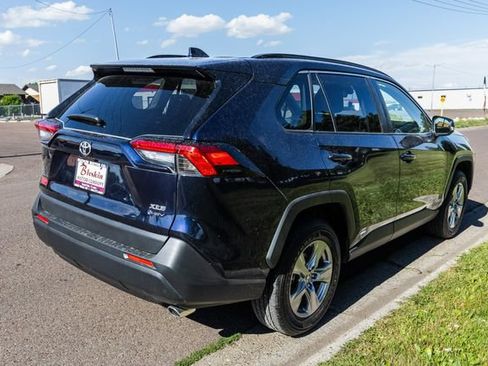 Used 2025 Toyota RAV4 XLE w/ Convenience Package AWD/4WD image 5