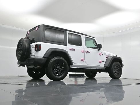 Used 2025 Jeep Wrangler Sport image 46